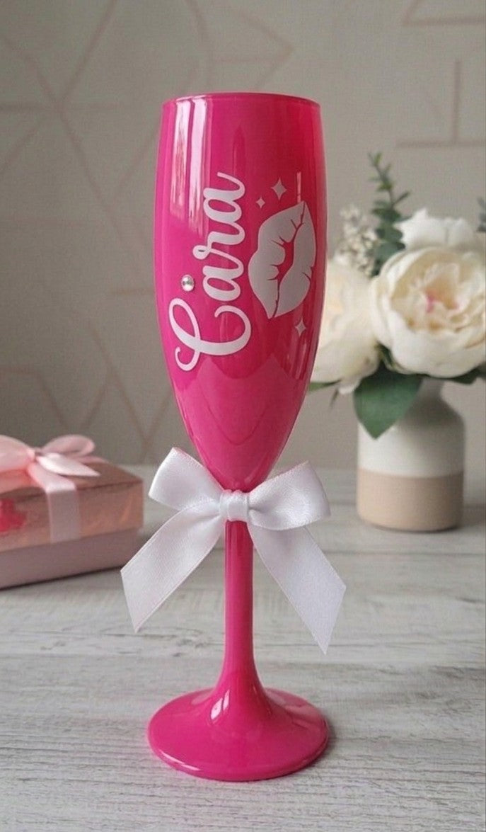 Personalised Champagne Flute — Custom Name Lips & Bow — Bridesmaid Gift